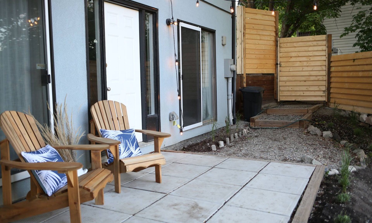 East Hill House | Peaceful guest accommodation with private patio and beautiful view