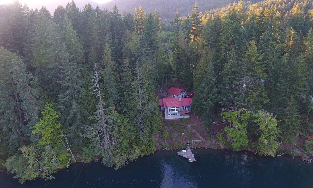 Port Angeles House | Peaceful lake house nestled in the Olympics on beautiful Lake Sutherland