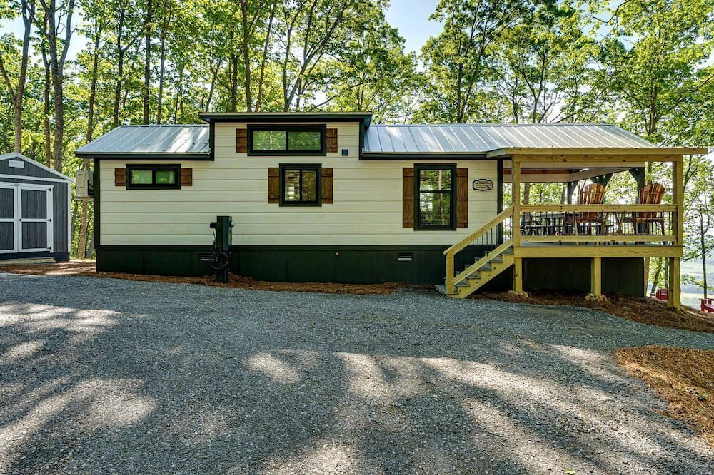 Menlo Cabin | Peaceful Mountain Tiny Home with Breathtaking Valley Views & Fireplace Near Lookout Mountain, Menlo GA