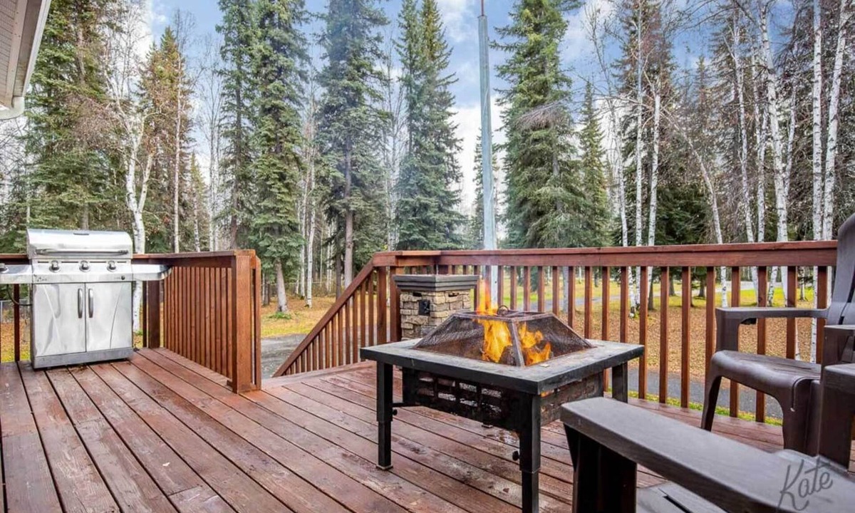 Badger House | Peaceful Nature Escape w/Deck in North Pole!