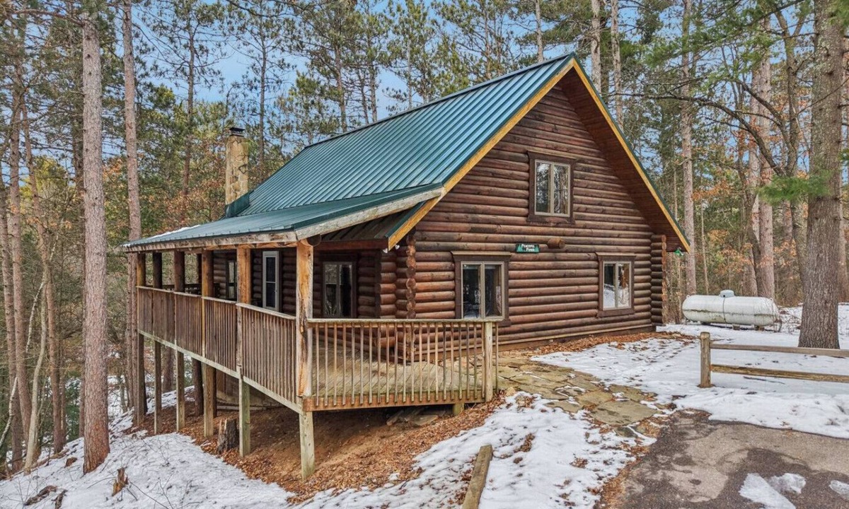 Wisconsin Dells Cabin | Peaceful Pines Cabin on Mirror Lake