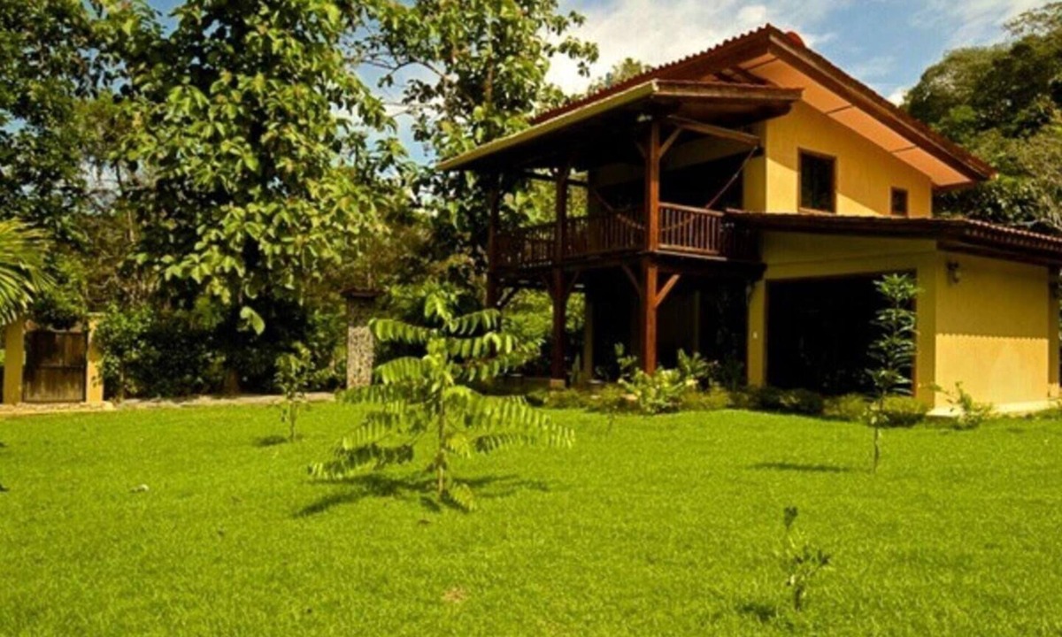 Langostino House | *Peaceful *Quiet *Beach Home *50MBPS *Pavones