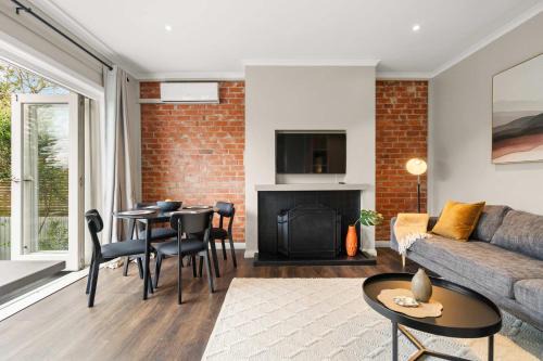 Hamilton East House | Peaceful Retreat in Hamilton East - By Superior Stays