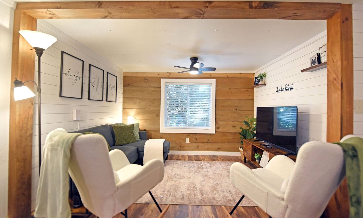 Young Harris House | Peaceful retreat, next to a Winery with a fire pit. Pet friendly