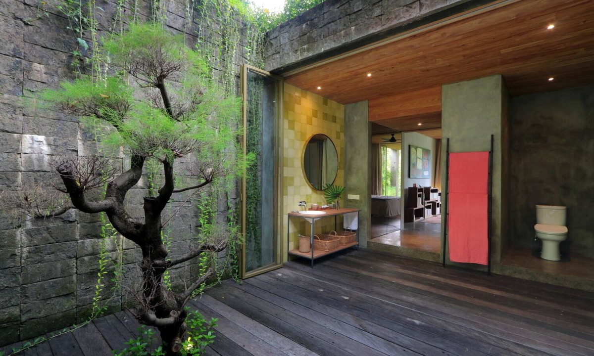 Kediri Villa | Peaceful river and jungle views, 6 bedrooms, close to beaches.