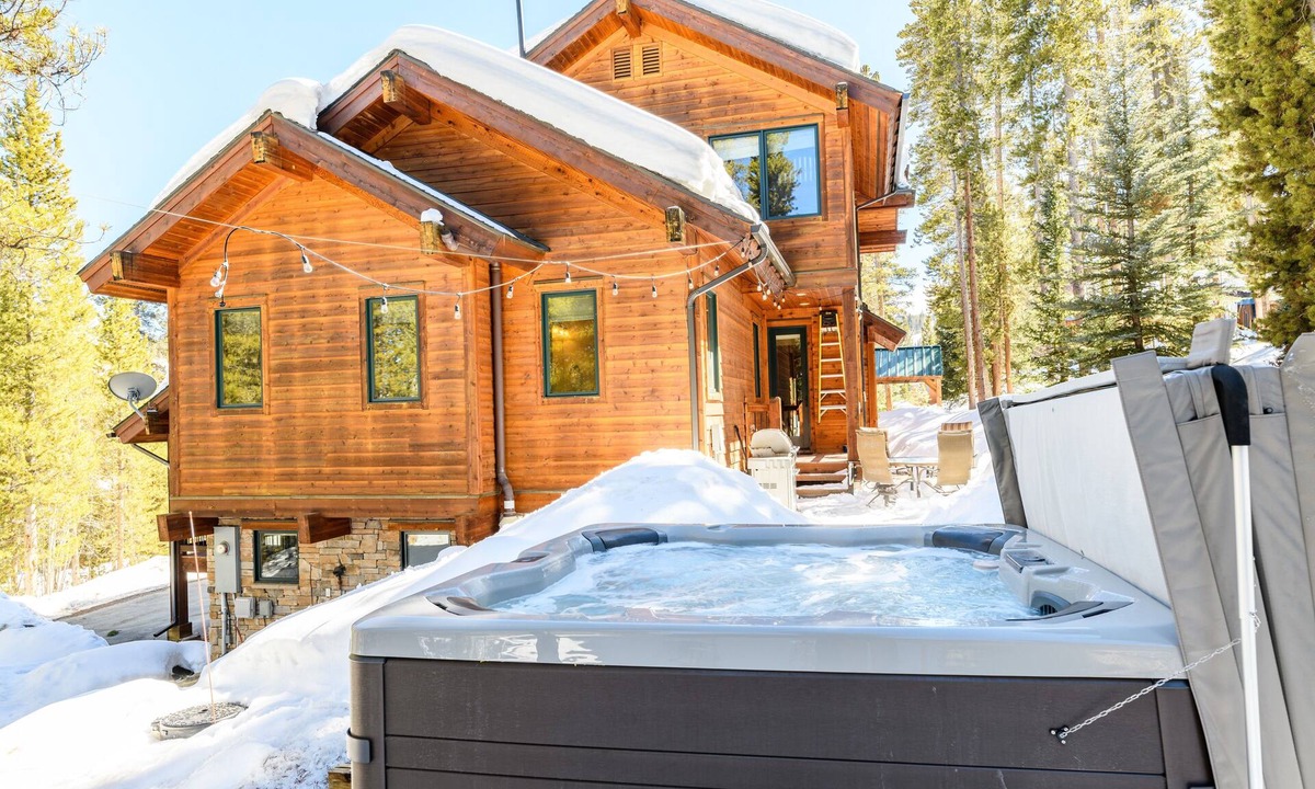 Winterwood House | Peaceful Setting; 7 Min to Breck; Hiking Nearby