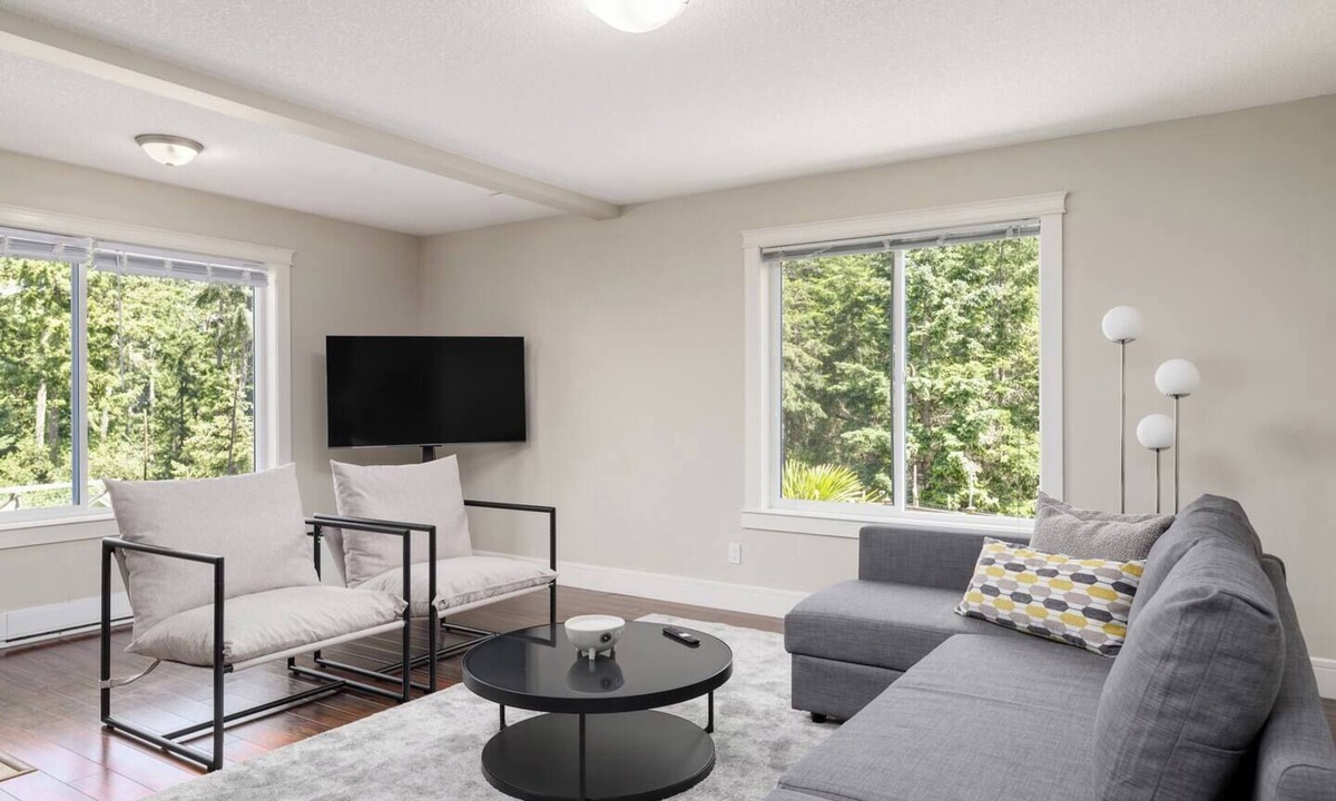 Regional District of Nanaimo Apartment | Peaceful spacious 2BR Suite