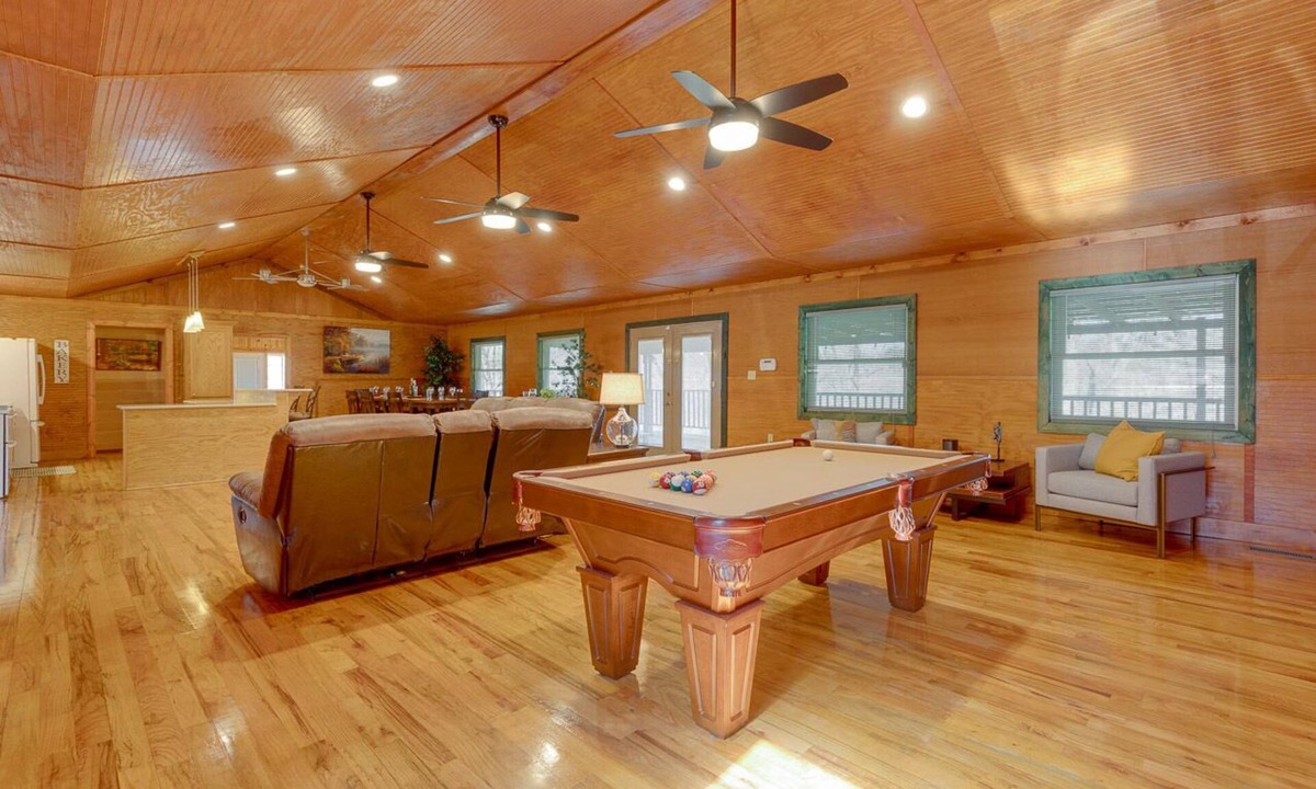 Ware Shoals House | Peaceful staycation River Lodge and 2 cabins