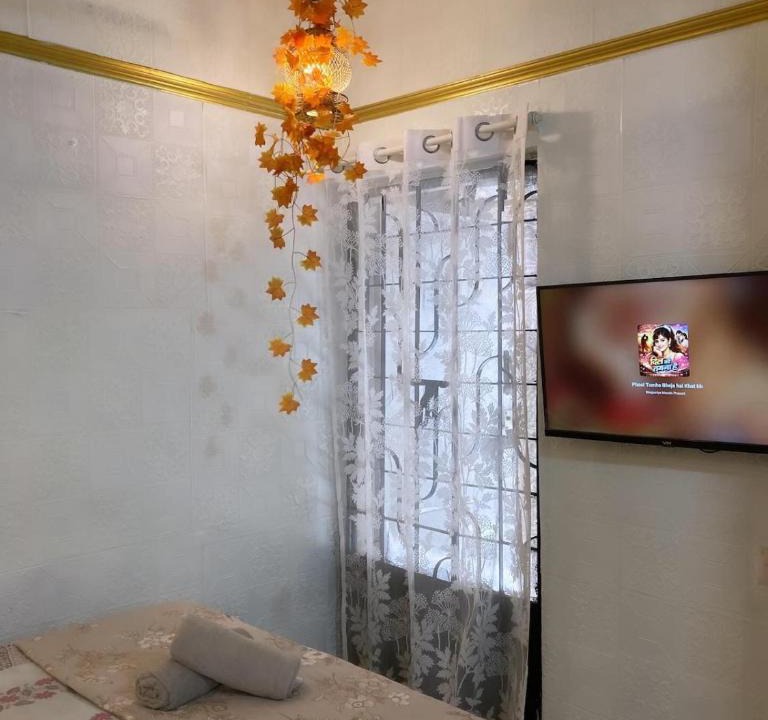 Bandra West Apartment | Peaceful studio Bandra W