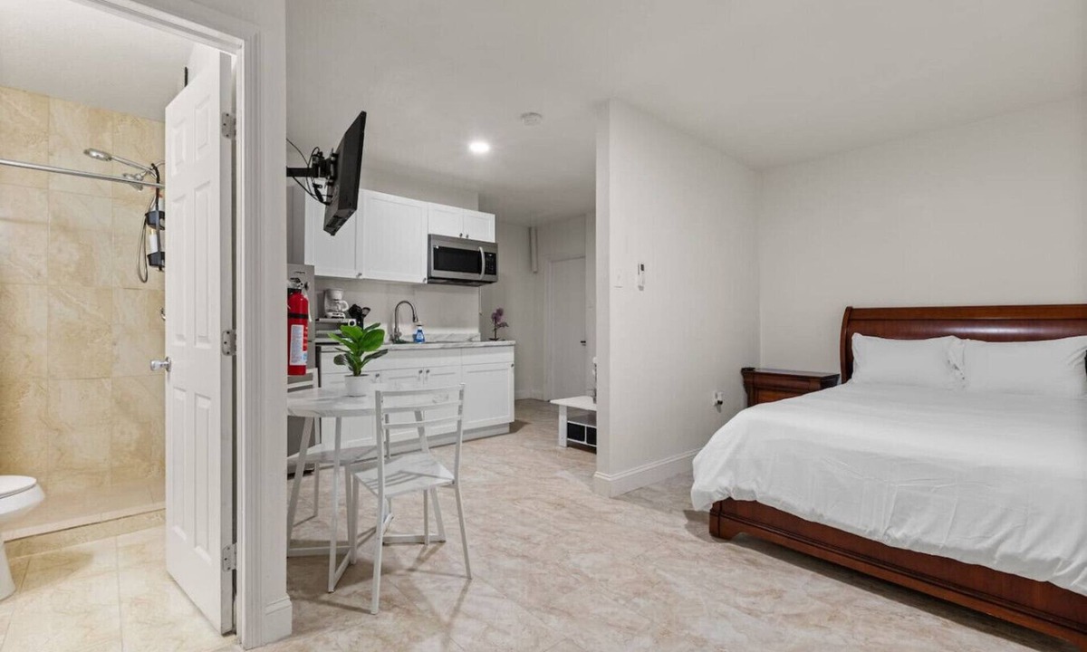Orlando House | Peaceful Studio in a Quiet Orlando Community