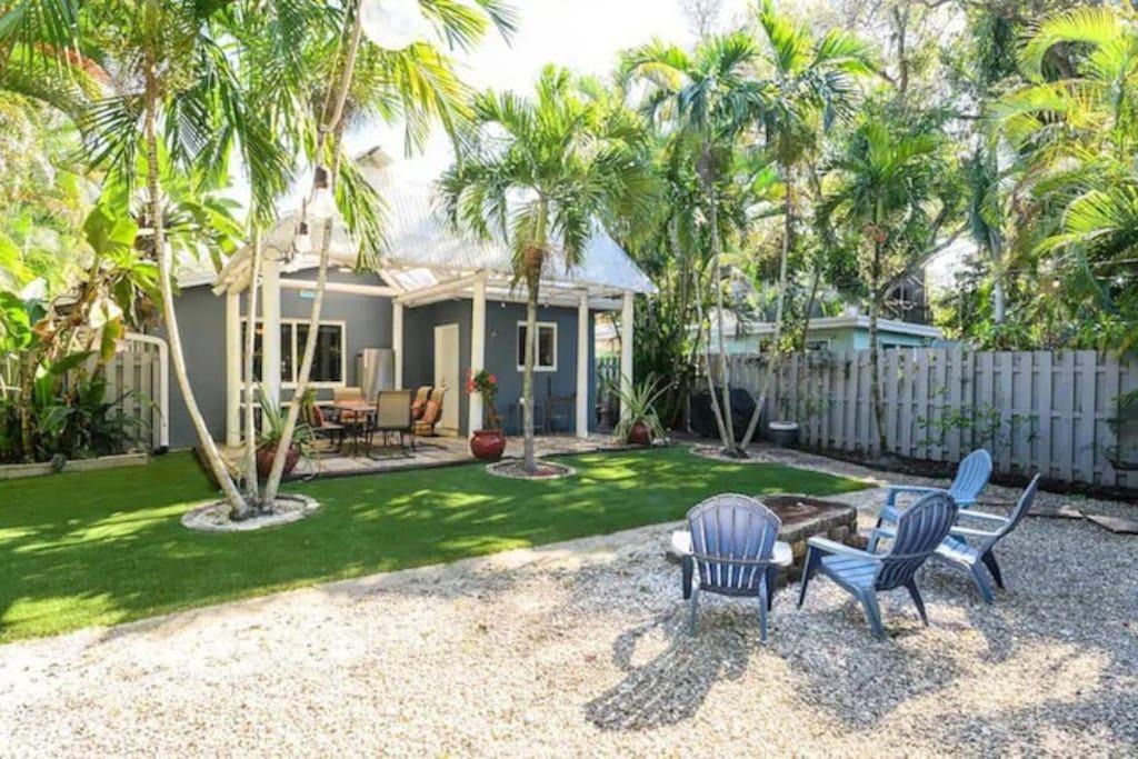 River Oaks Villa | Peacock 2