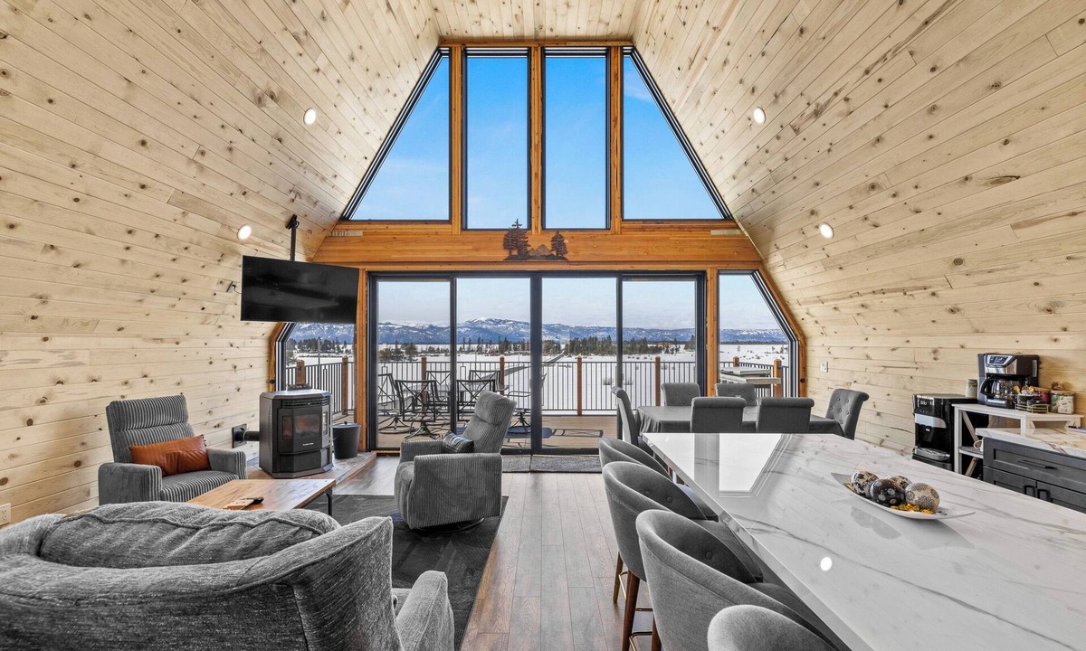 Donnelly House | Peak-A-View - Beautiful pet friendly A-frame on 2 acres w/panoramic views and trailer parking