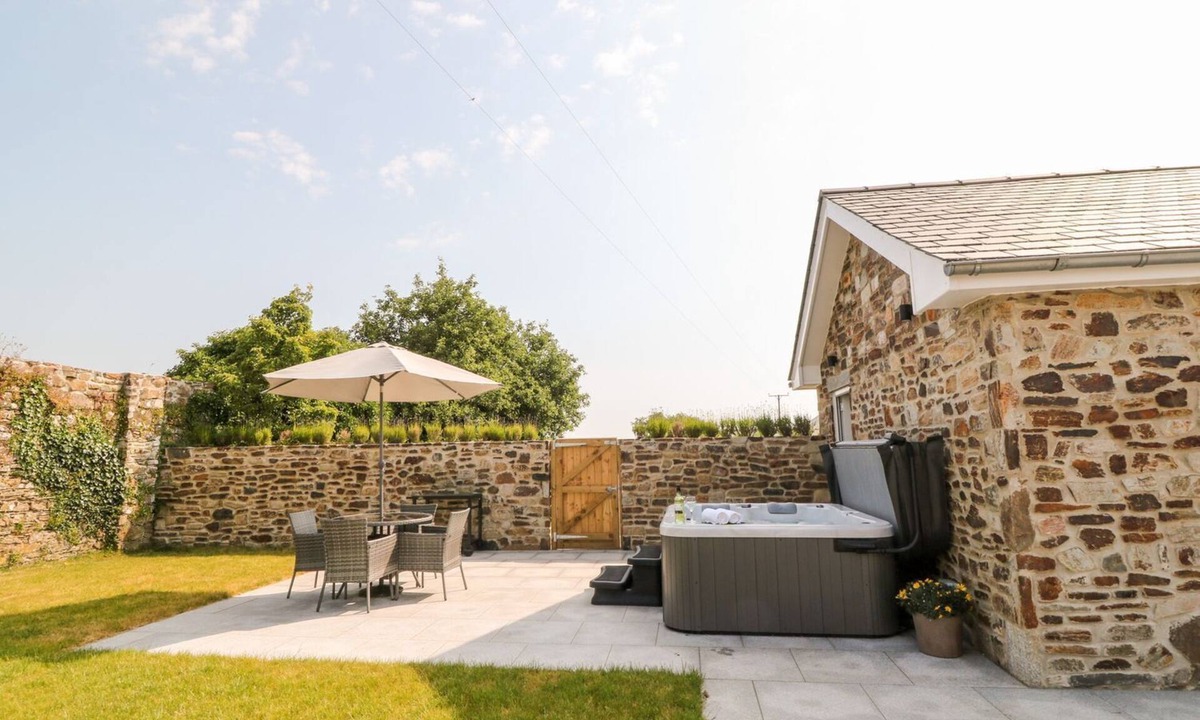 Saltash Cottage | Pear Tree Cottage