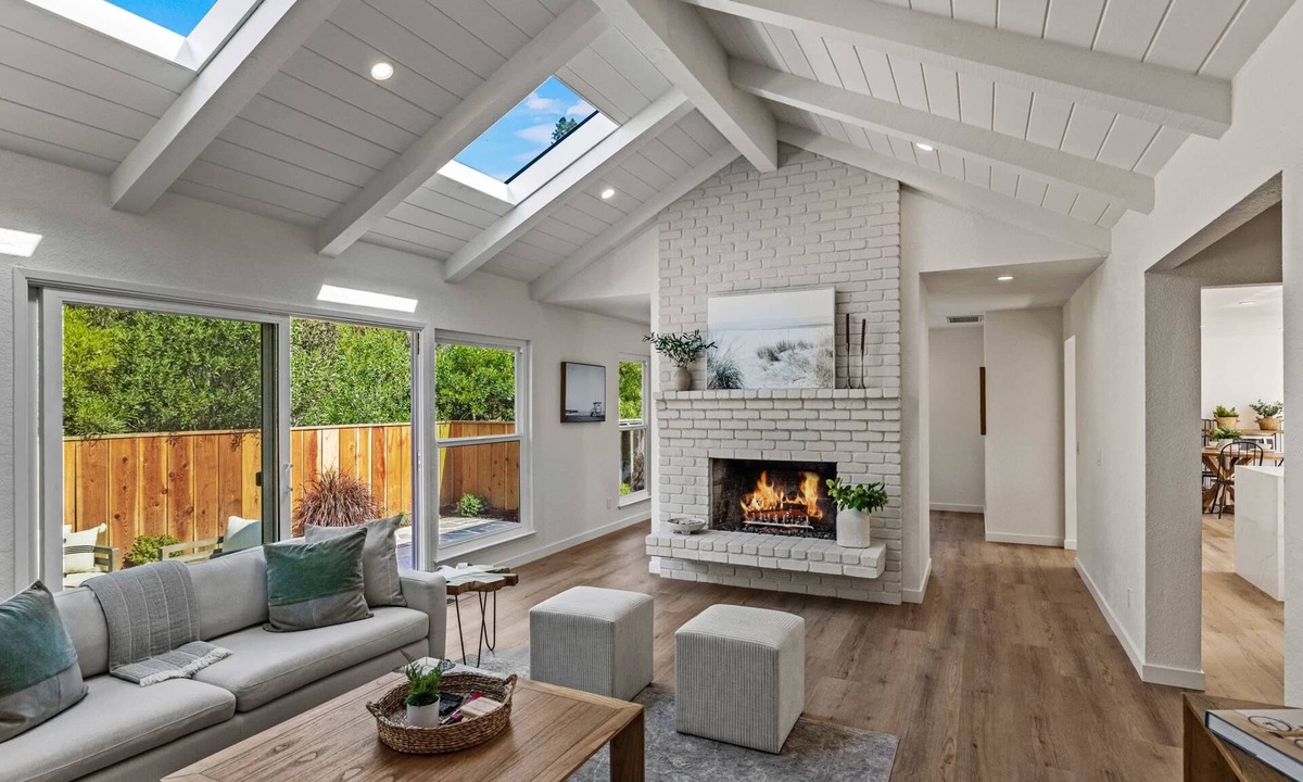 Del Monte Forest House | Pebble Beach's "Pebble Breeze"