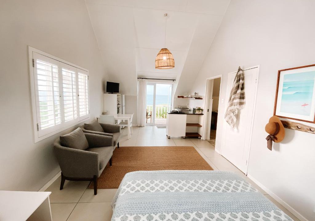 Port Elizabeth House | Pebbles Beach Cottage