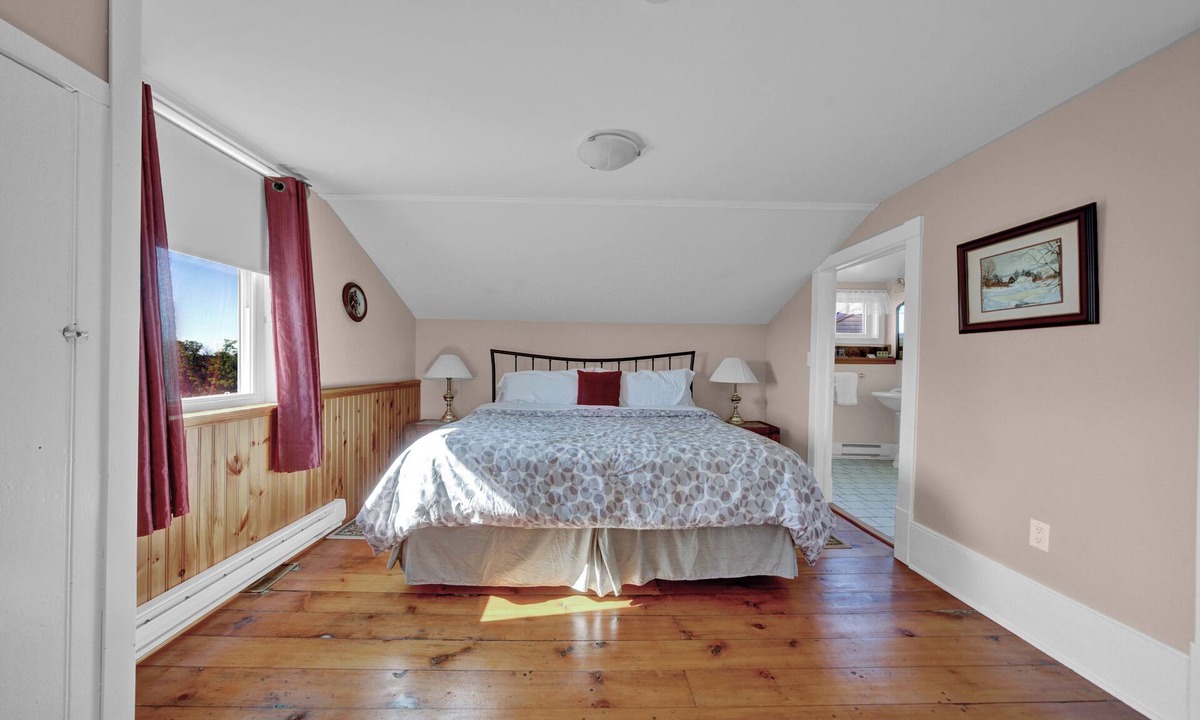 Wellington House | PEC Country Lavender Farmhouse