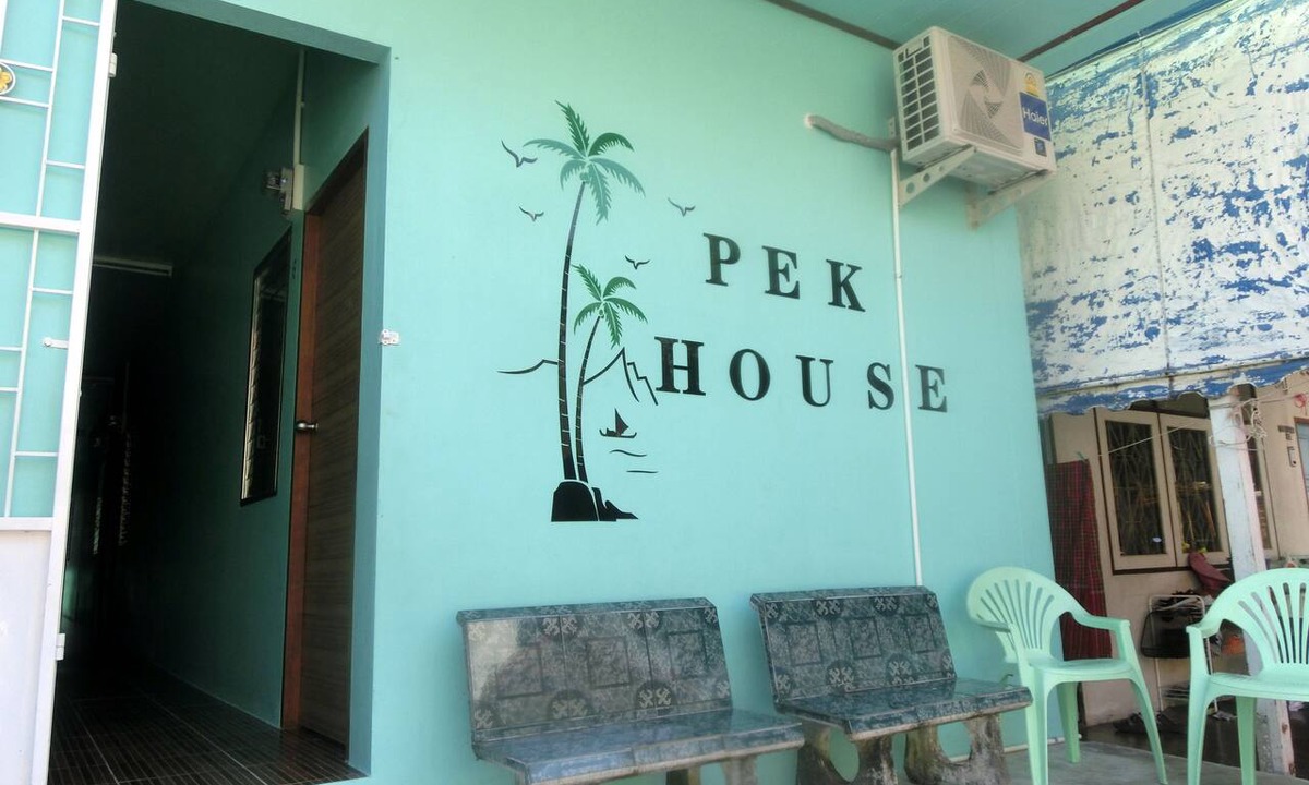 Talat Yai House | Pek House