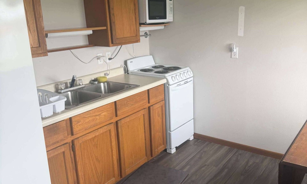Detroit Lakes Apartment | Pelican Cove Cabin unit 3