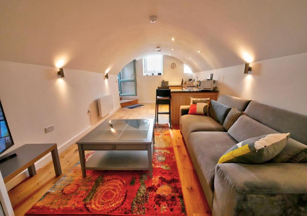 Hepworth Apartment | Pell Dell Apartment