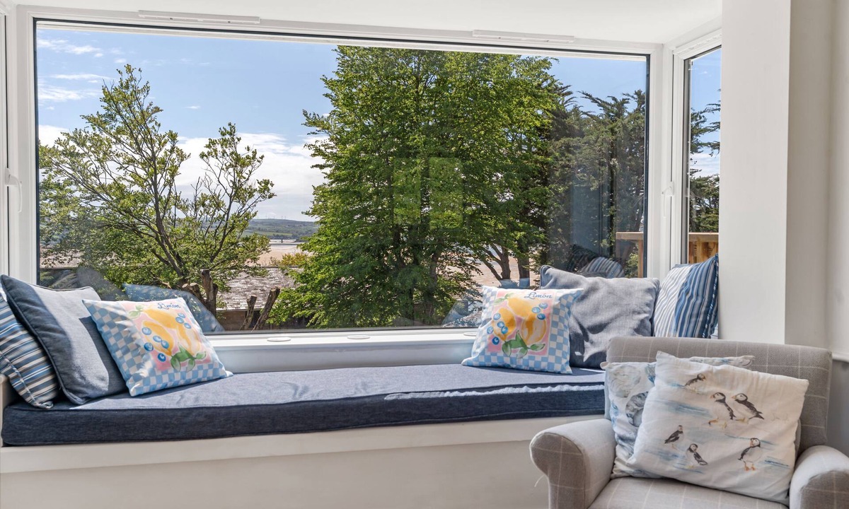Rock Cottage | Pen-Wethers - Holiday Home that sleeps 8 guests in 4 bedrooms