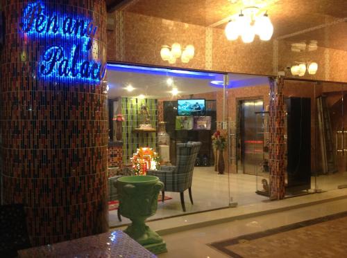 Khlong Toei Hotel | Penang Palace