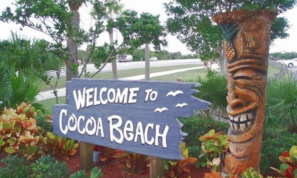 Cocoa Beach Villa | Penguins on the Beach | 2BR Steps to Beach & Downtown w/pool | Unit 6
