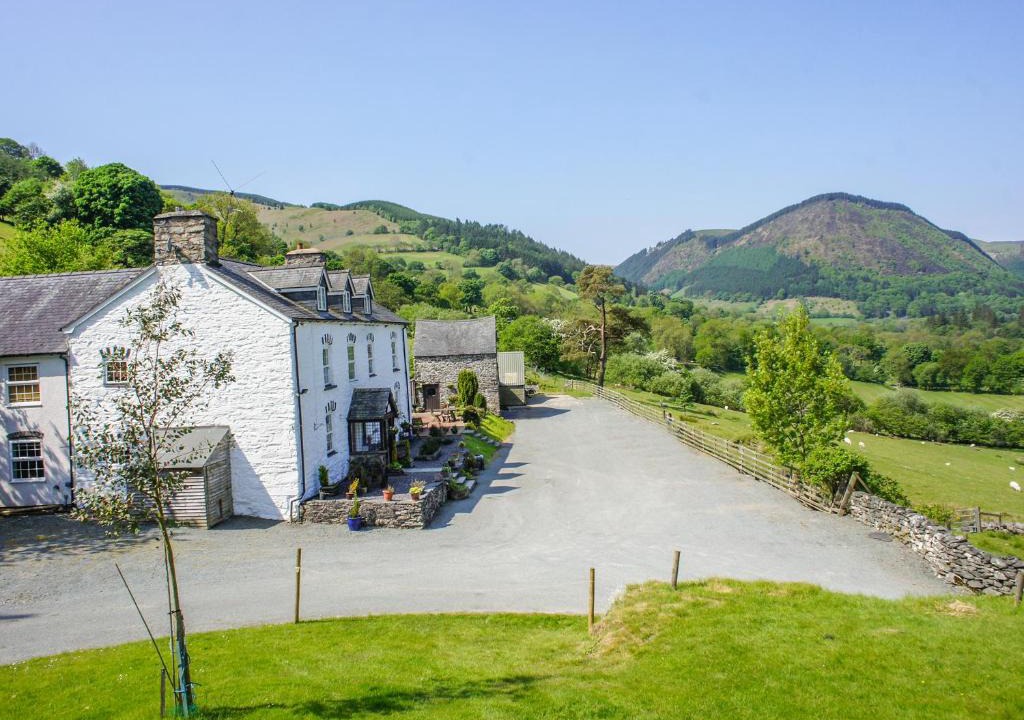 Llangynog House | Pengwern