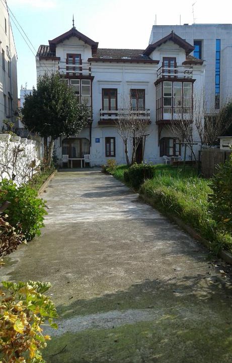 Santander House | Pensión Luisito