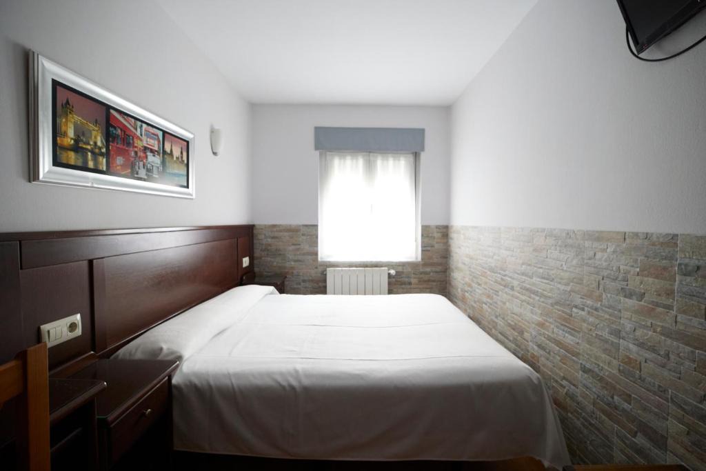 Aviles House | Pensión Serafín