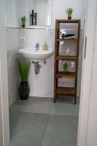 Ahnatal-Weimar Hostel | Pension Ahnatal