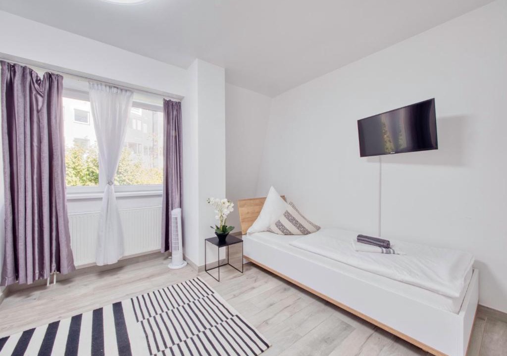 Markisches Viertel House | Pension Amanda