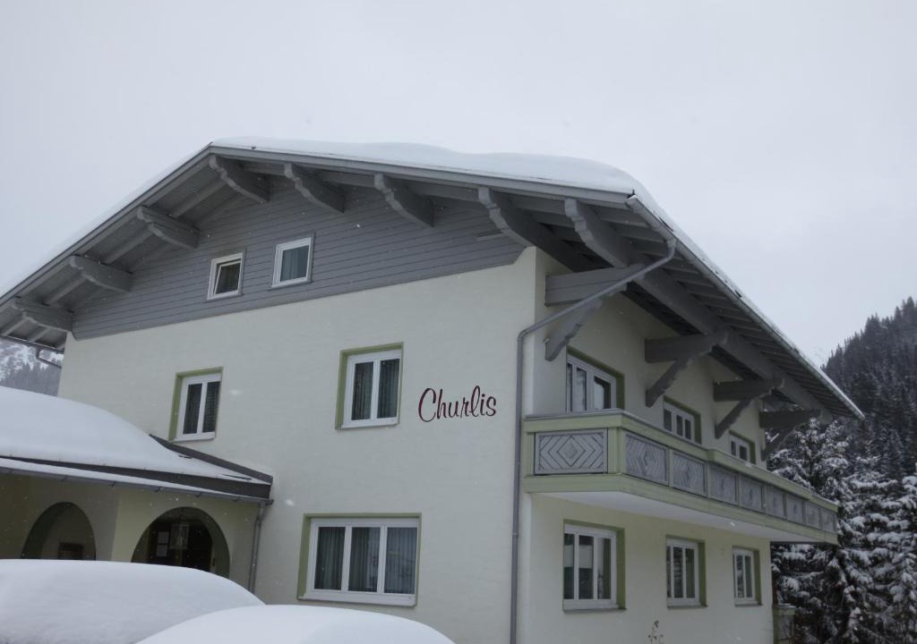 Lech am Arlberg Bed & Breakfast | Pension Churlis