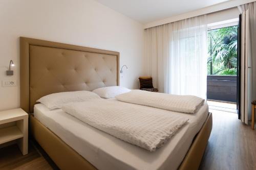 Postal Bed & Breakfast | Pension Martha