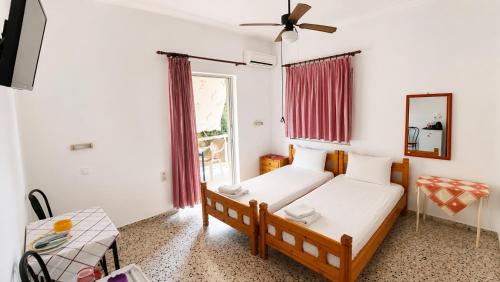 Methana House | Pension Vienna