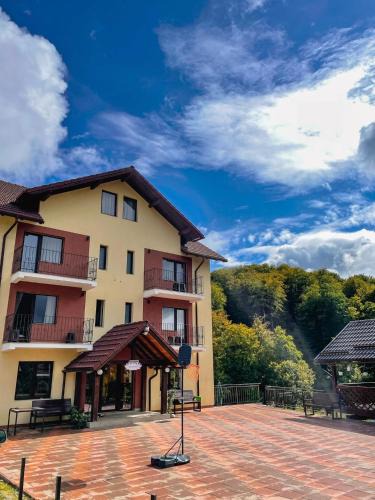 Poiana Marului House | Pensiunea 7 Brazi II