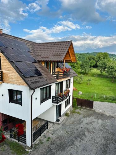 Breb House | Pensiunea Casa Petran