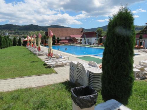 Brad House | Pensiunea Cetina