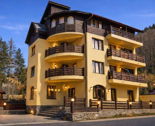 Busteni House | Pensiunea Clasic