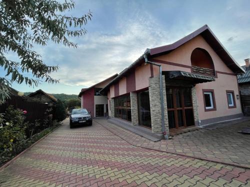 Corbi House | Pensiunea Colț de Rai