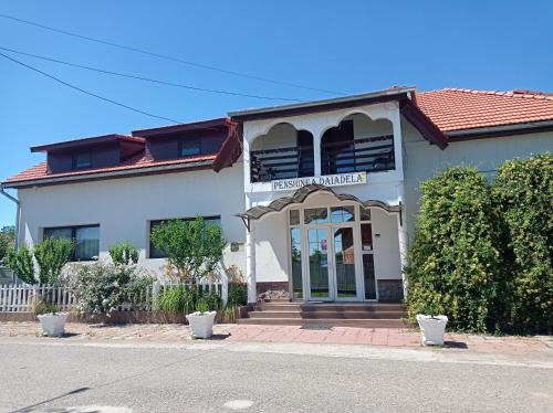 Ceica House | Pensiunea Daiadela