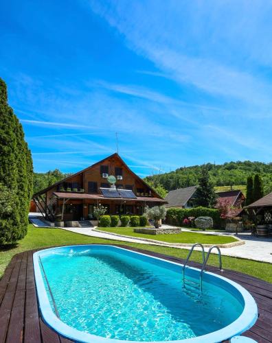 Dubova House | Pensiunea Mraconia
