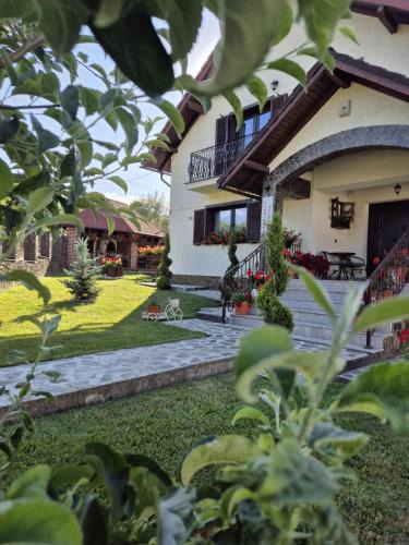 Corbeni House | Pensiunea Select