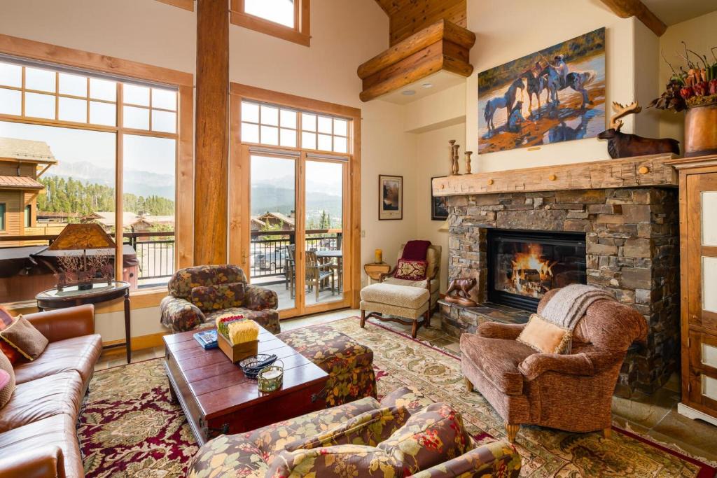 Saddle Ridge Cabin | Penthouse 4