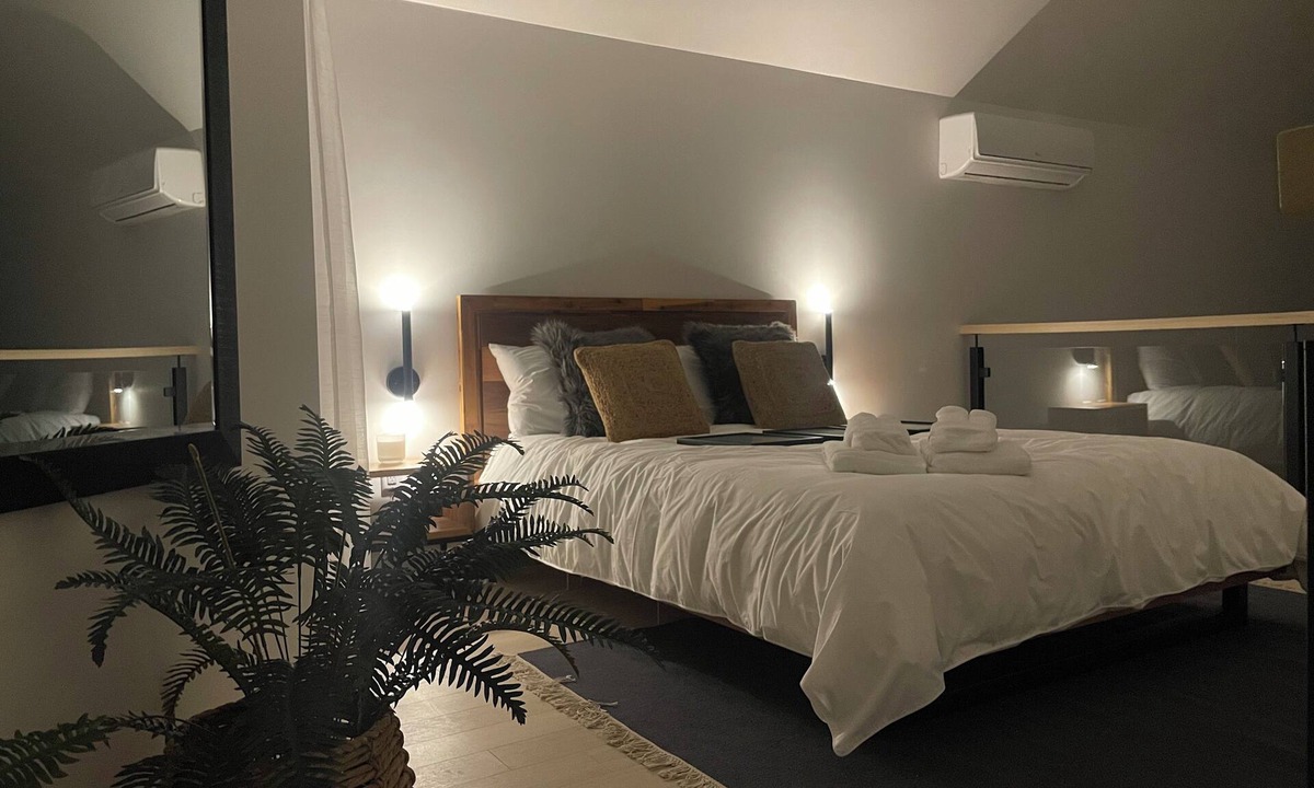 Bromont Condo | Penthouse d’Exception à Louer – Vue Panoramique et Couchers de Soleil à Bromont