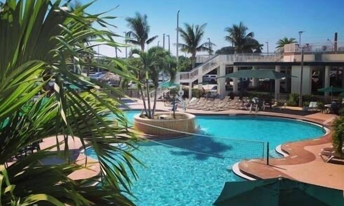 Cocoa Beach Resort | Penthouse on Cocoa Beach Ocean Front-Double Balcony