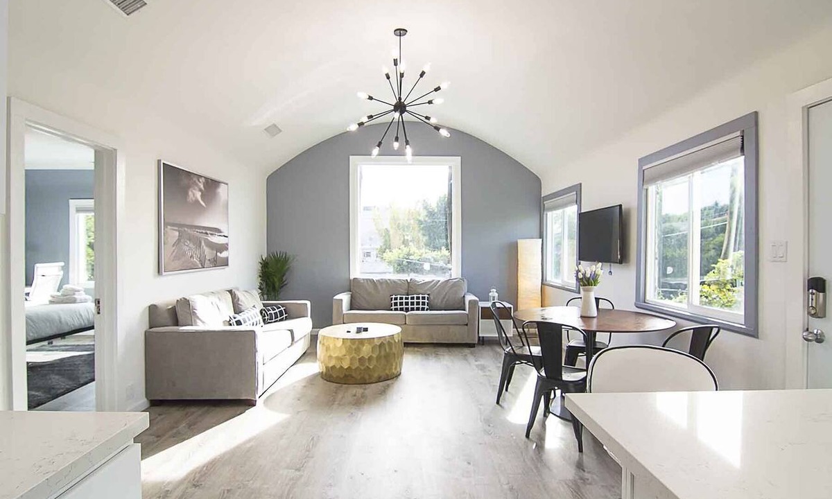 Hollywood Apartment | Penthouse One @ World Artists Living
