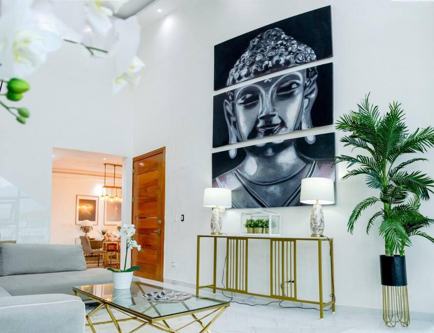 Prado Oriental Apartment | Penthouse with private Jacuzzi with OF 300mbps int