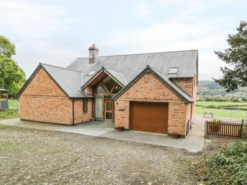 Meifod House | Pentrego Isaf