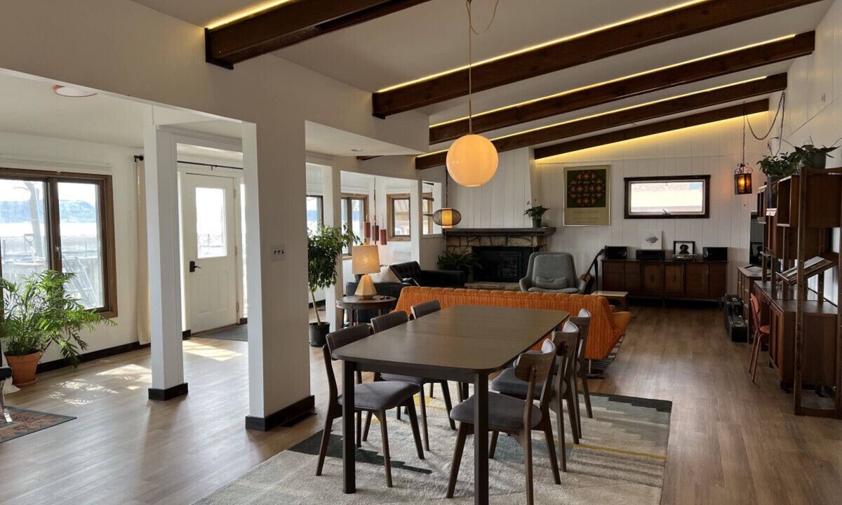 Pepin House | Pepin’s Premier Waterfront Stay — The Dockside