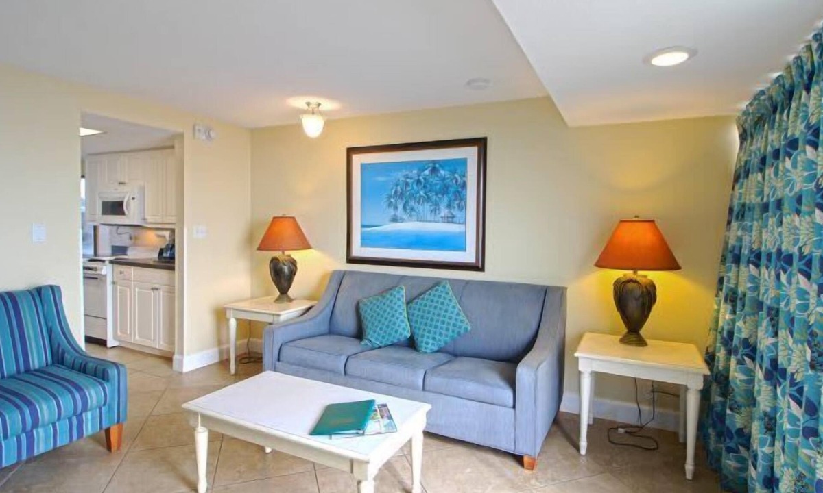 Ocean Drive Apartment | Peppertree By The Sea-1BRMU